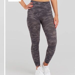 NWT SPANX Gray Camo Leggings